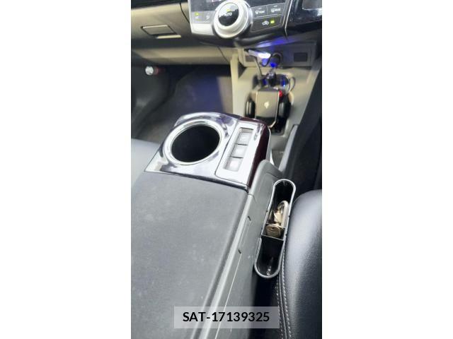 Toyota PRIUS ALPHA 2013-07 8101388-25