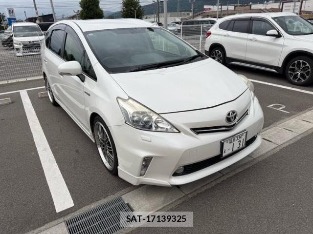 Toyota PRIUS ALPHA 2013-07 8101388-2