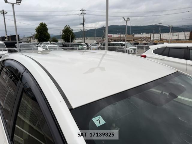 Toyota PRIUS ALPHA 2013-07 8101388-6