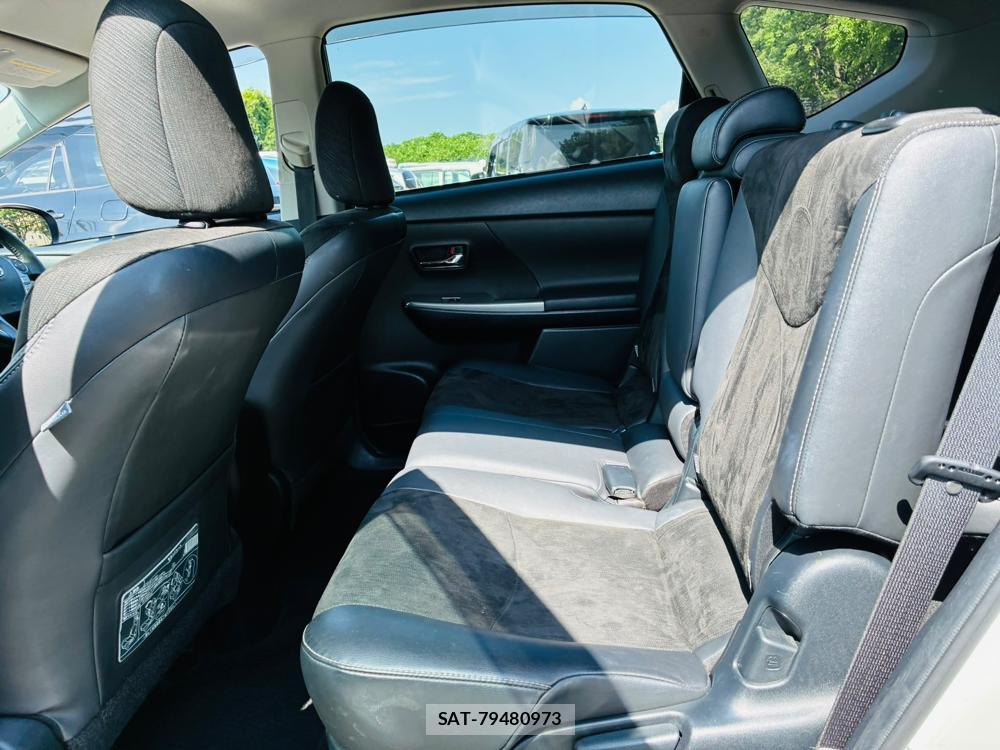 Toyota PRIUS ALPHA 2016-08 7970708-9
