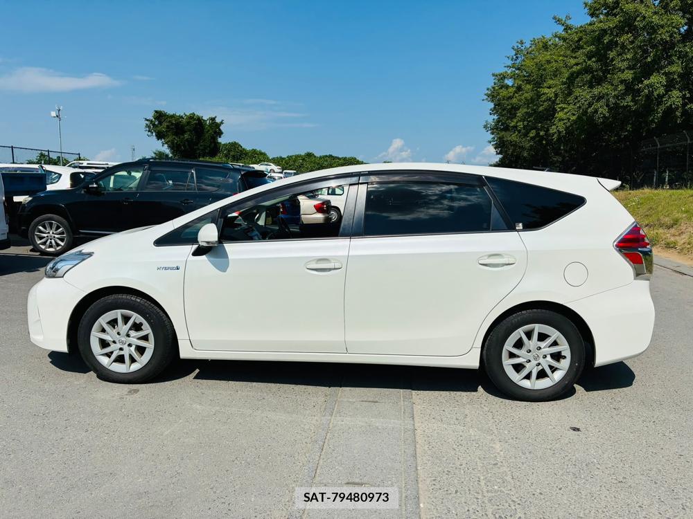 Toyota PRIUS ALPHA 2016-08 7970708-1