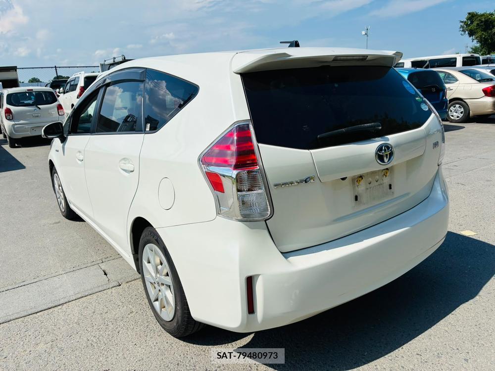 Toyota PRIUS ALPHA 2016-08 7970708-2