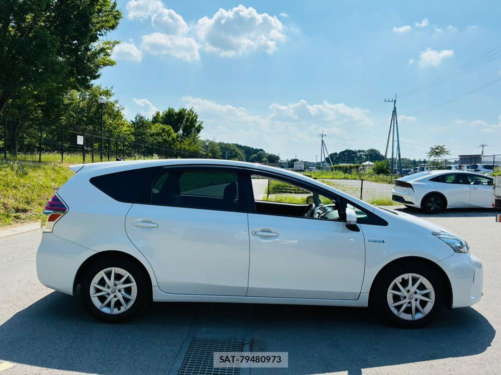 Toyota PRIUS ALPHA 2016-08 7970708-5