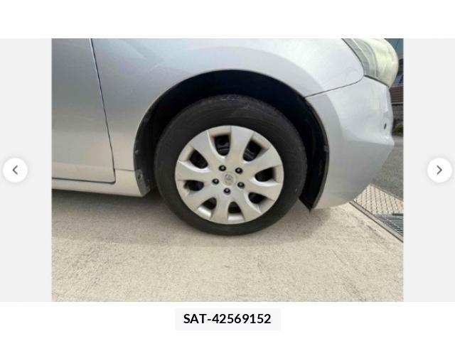 Toyota PRIUS ALPHA 2012-05 8131988-2