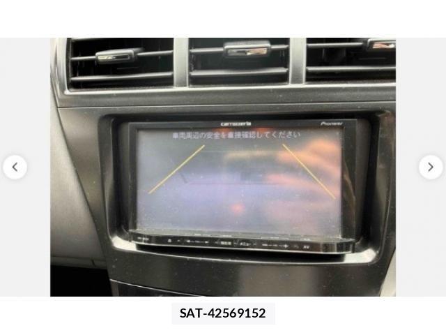 Toyota PRIUS ALPHA 2012-05 8131988-5