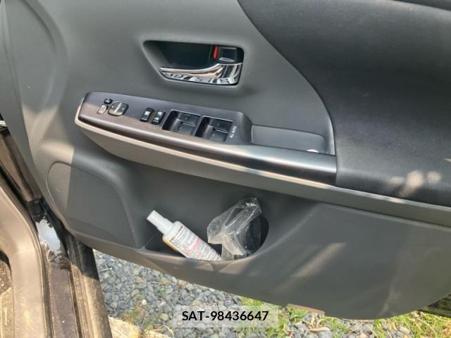 Toyota PRIUS ALPHA 2014-03 8131989-17
