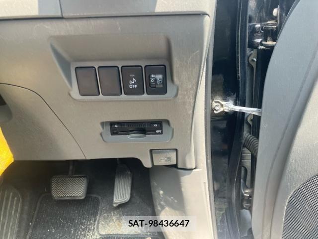 Toyota PRIUS ALPHA 2014-03 8131989-19