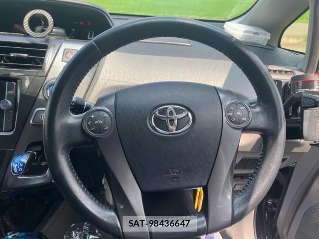 Toyota PRIUS ALPHA 2014-03 8131989-20
