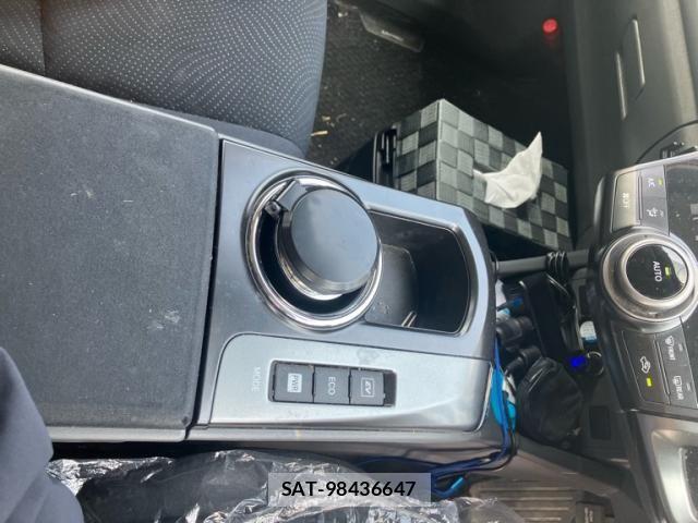 Toyota PRIUS ALPHA 2014-03 8131989-25