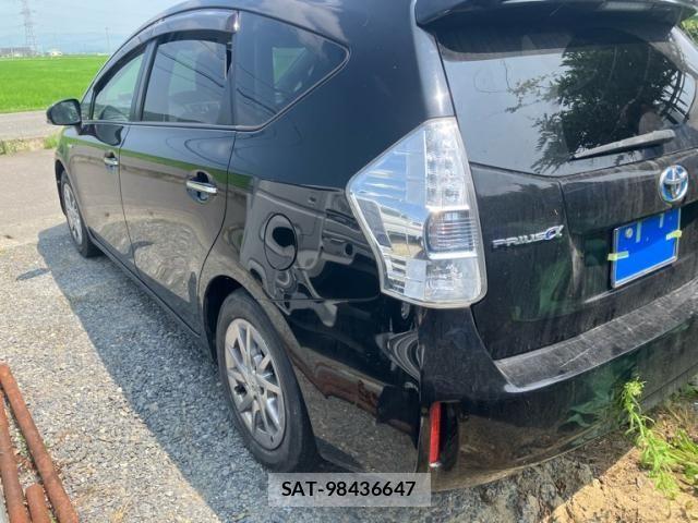 Toyota PRIUS ALPHA 2014-03 8131989-3