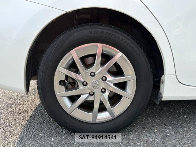 Toyota PRIUS ALPHA 2014-02 8131977-11