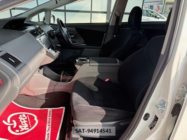 Toyota PRIUS ALPHA 2014-02 8131977-17