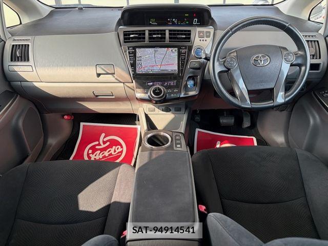 Toyota PRIUS ALPHA 2014-02 8131977-1