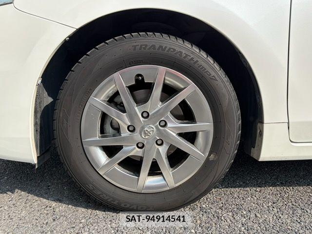 Toyota PRIUS ALPHA 2014-02 8131977-27