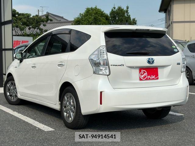 Toyota PRIUS ALPHA 2014-02 8131977-2