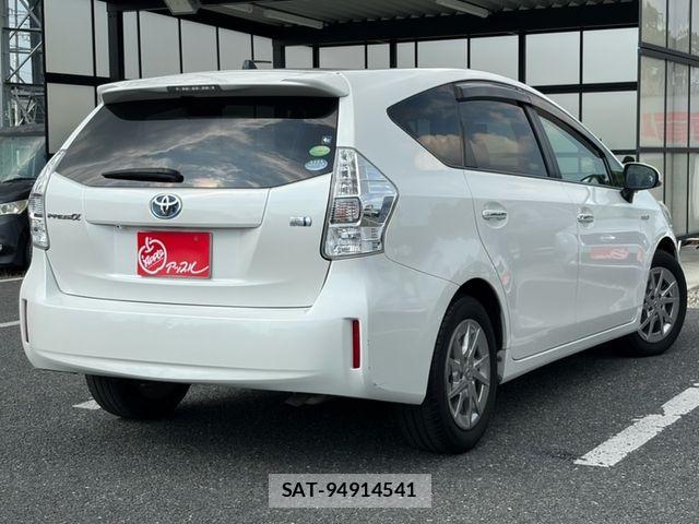 Toyota PRIUS ALPHA 2014-02 8131977-4