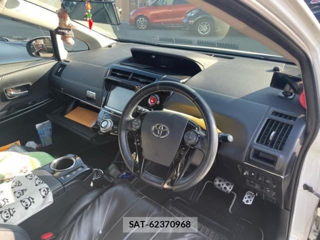 Toyota PRIUS ALPHA 2015-09 8131976-10