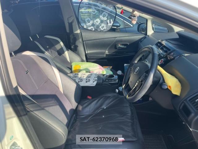 Toyota PRIUS ALPHA 2015-09 8131976-11