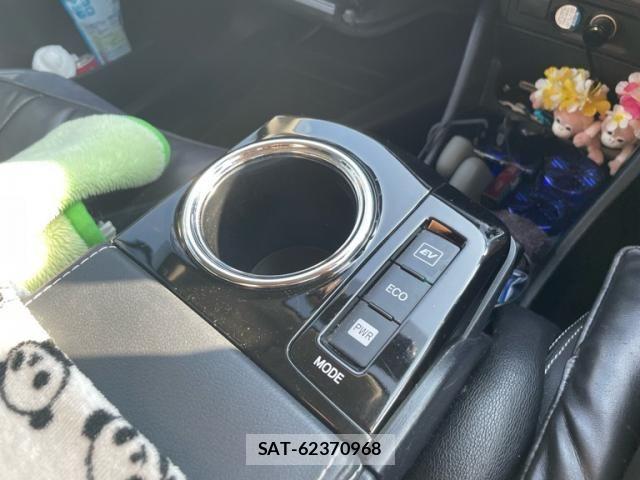 Toyota PRIUS ALPHA 2015-09 8131976-19