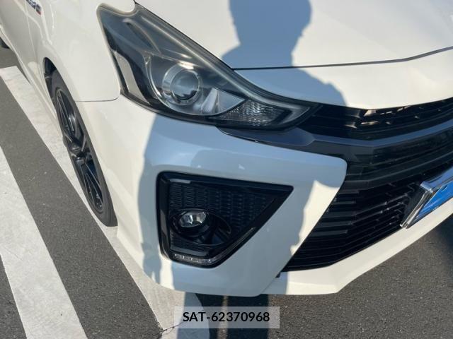Toyota PRIUS ALPHA 2015-09 8131976-8