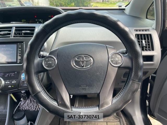 Toyota PRIUS ALPHA 2014-03 8131982-13