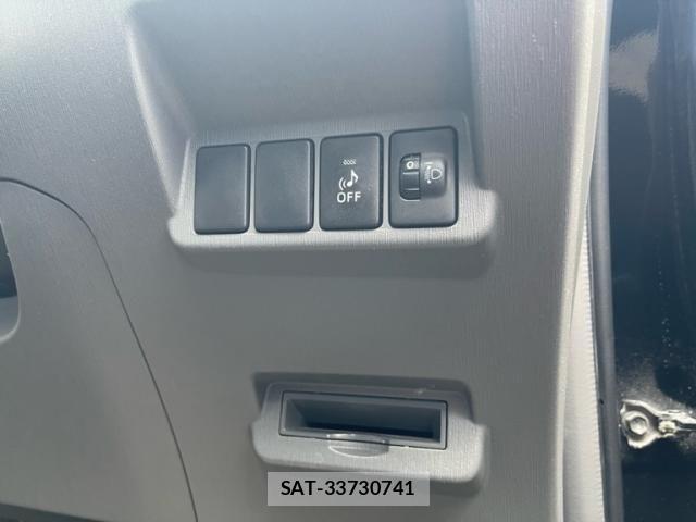 Toyota PRIUS ALPHA 2014-03 8131982-14