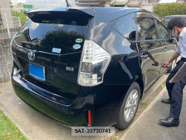 Toyota PRIUS ALPHA 2014-03 8131982-2