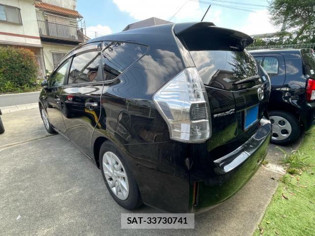 Toyota PRIUS ALPHA 2014-03 8131982-3