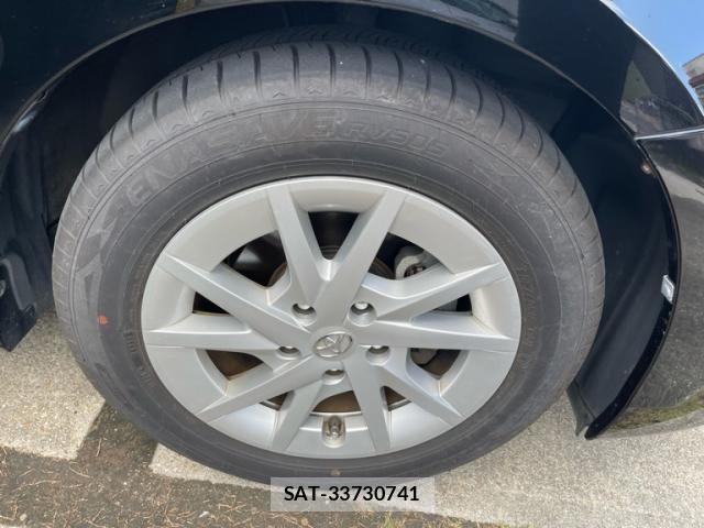 Toyota PRIUS ALPHA 2014-03 8131982-4