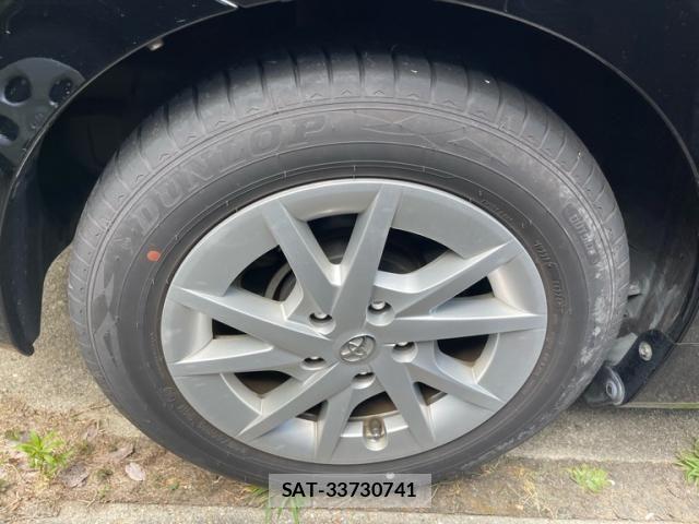 Toyota PRIUS ALPHA 2014-03 8131982-5