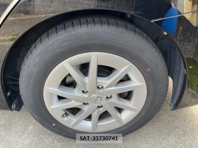Toyota PRIUS ALPHA 2014-03 8131982-6