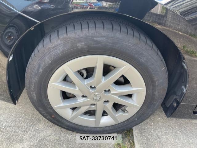 Toyota PRIUS ALPHA 2014-03 8131982-7