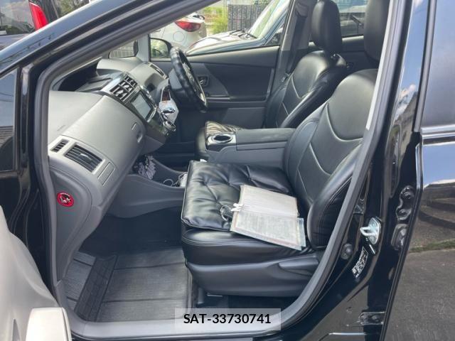 Toyota PRIUS ALPHA 2014-03 8131982-8