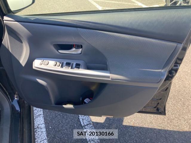 Toyota PRIUS ALPHA 2012-01 8131981-9