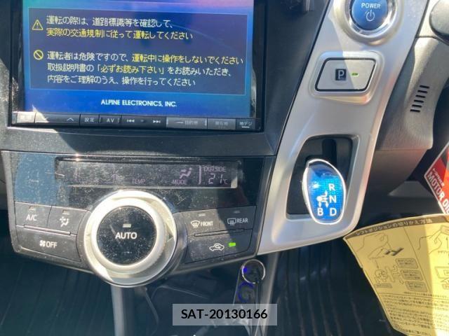 Toyota PRIUS ALPHA 2012-01 8131981-15