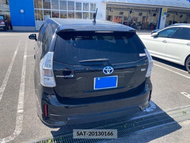 Toyota PRIUS ALPHA 2012-01 8131981-6