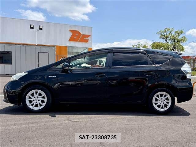 Toyota PRIUS ALPHA 2014-03 8131979-11