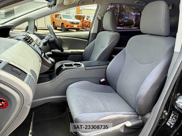 Toyota PRIUS ALPHA 2014-03 8131979-16