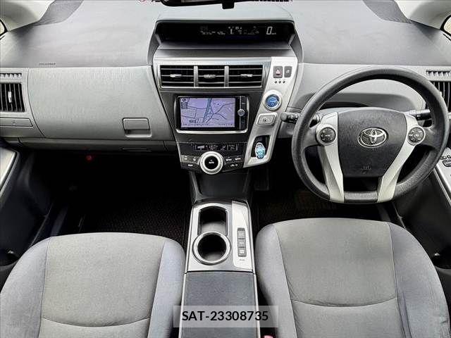 Toyota PRIUS ALPHA 2014-03 8131979-1