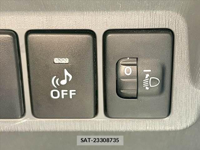 Toyota PRIUS ALPHA 2014-03 8131979-20