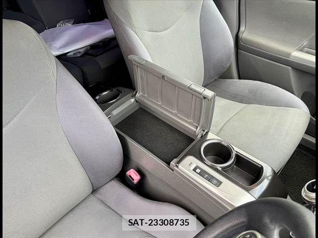 Toyota PRIUS ALPHA 2014-03 8131979-21