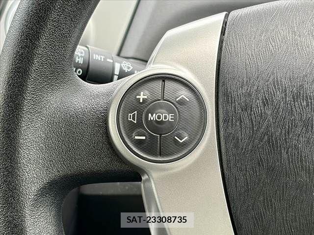 Toyota PRIUS ALPHA 2014-03 8131979-24