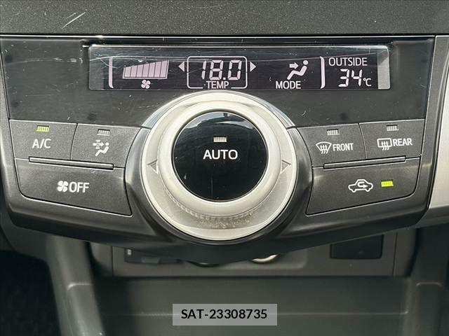 Toyota PRIUS ALPHA 2014-03 8131979-26
