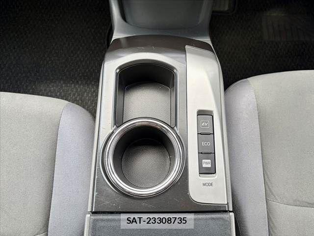 Toyota PRIUS ALPHA 2014-03 8131979-27