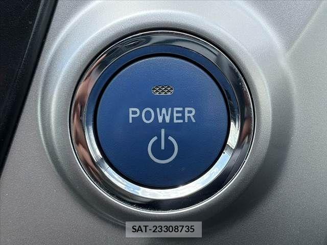 Toyota PRIUS ALPHA 2014-03 8131979-6