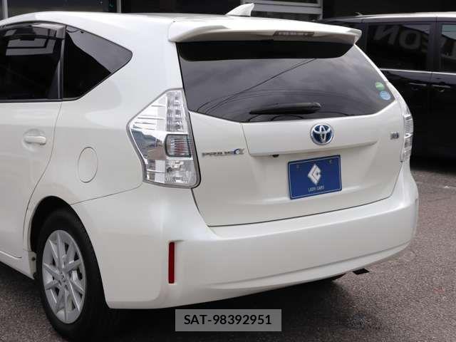Toyota PRIUS ALPHA 2013-01 8131980-9