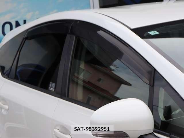 Toyota PRIUS ALPHA 2013-01 8131980-16