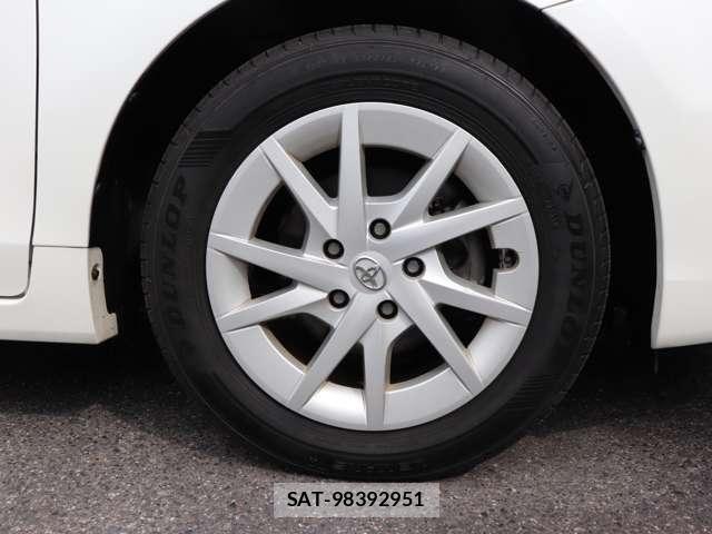 Toyota PRIUS ALPHA 2013-01 8131980-18