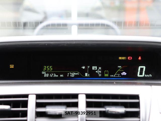 Toyota PRIUS ALPHA 2013-01 8131980-22