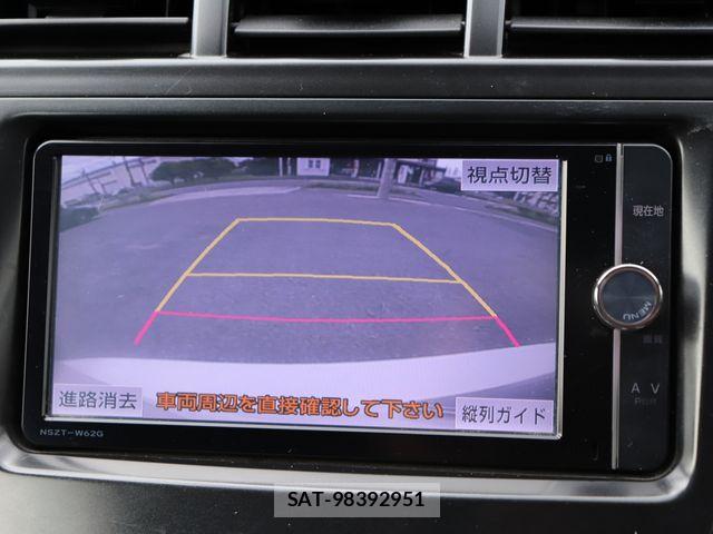 Toyota PRIUS ALPHA 2013-01 8131980-24